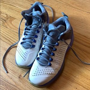 Nike Jordan Melo M11 youth basketball sneakers